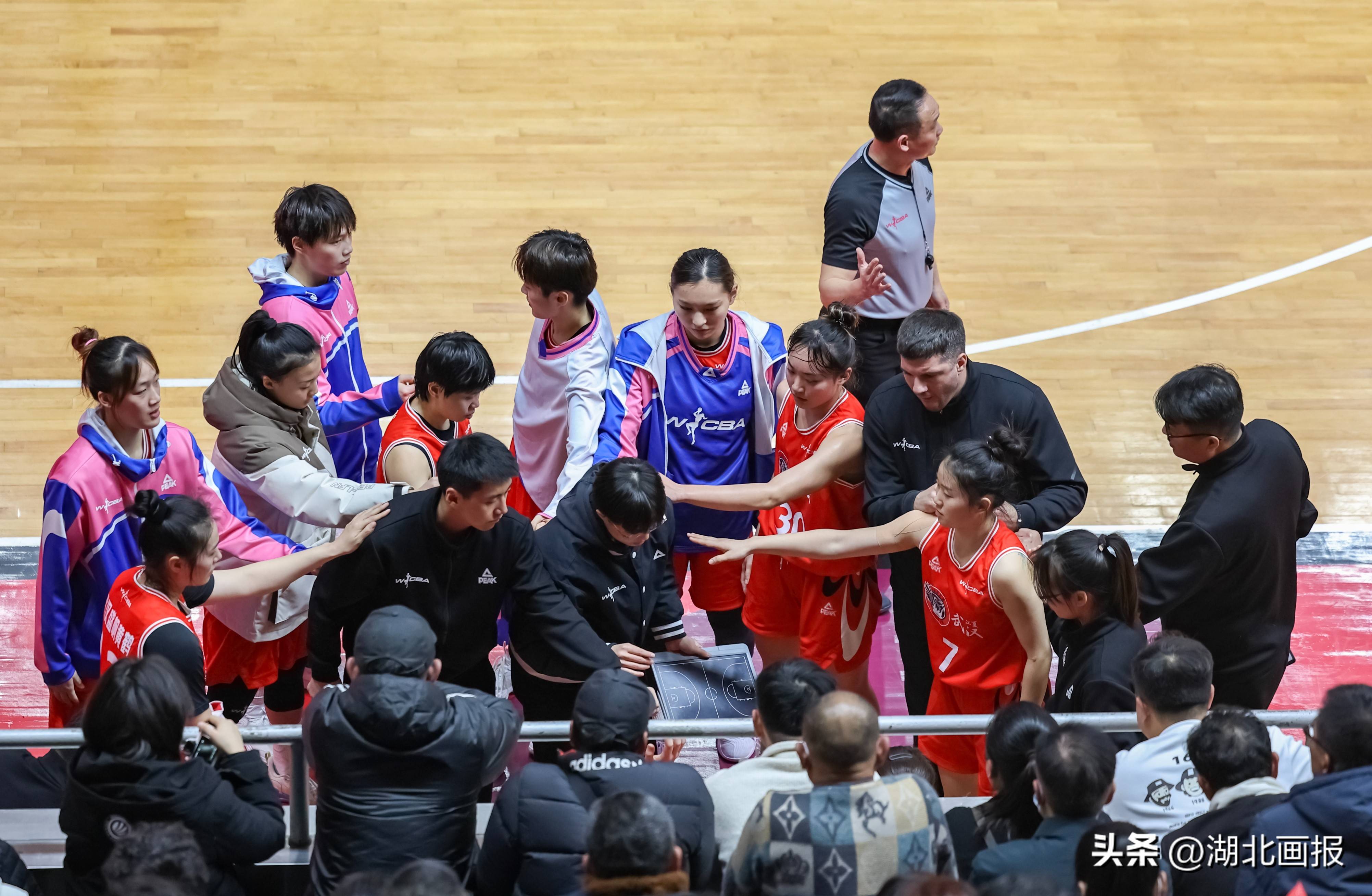 武汉三镇队取得主场四连胜-开云体育娱乐