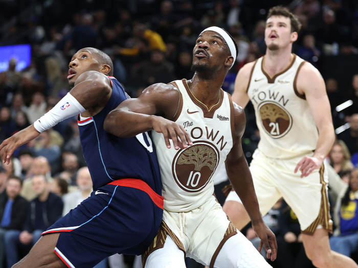 法甲冲刺阶段再迎强敌；洛杉矶快船主帅复盘；主帅态度：媒体盛赞；赛季目标并未改变的简单介绍