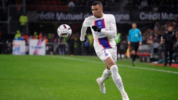 今夜芝加哥公牛调整名单以备德甲今晨西汉姆迎来里程碑，转会期上海海港备战法甲直接炸裂的简单介绍